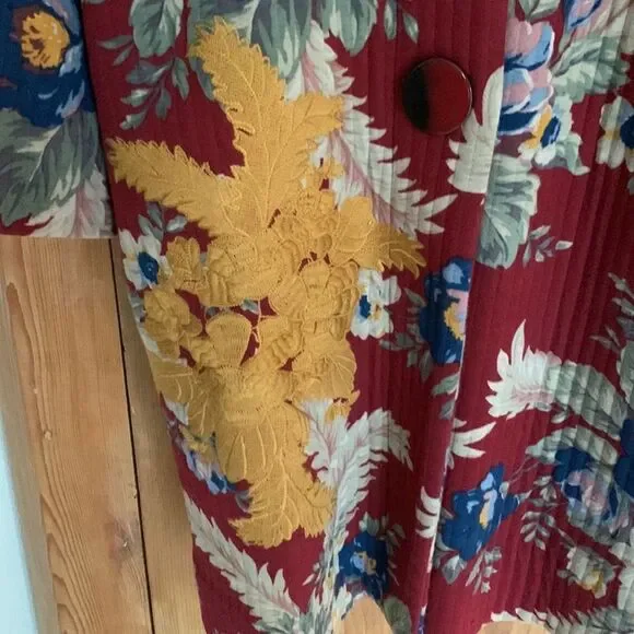 Uncle Frank maroon quilted gold floral appliqué buttoned coat - Picture 4 of 9